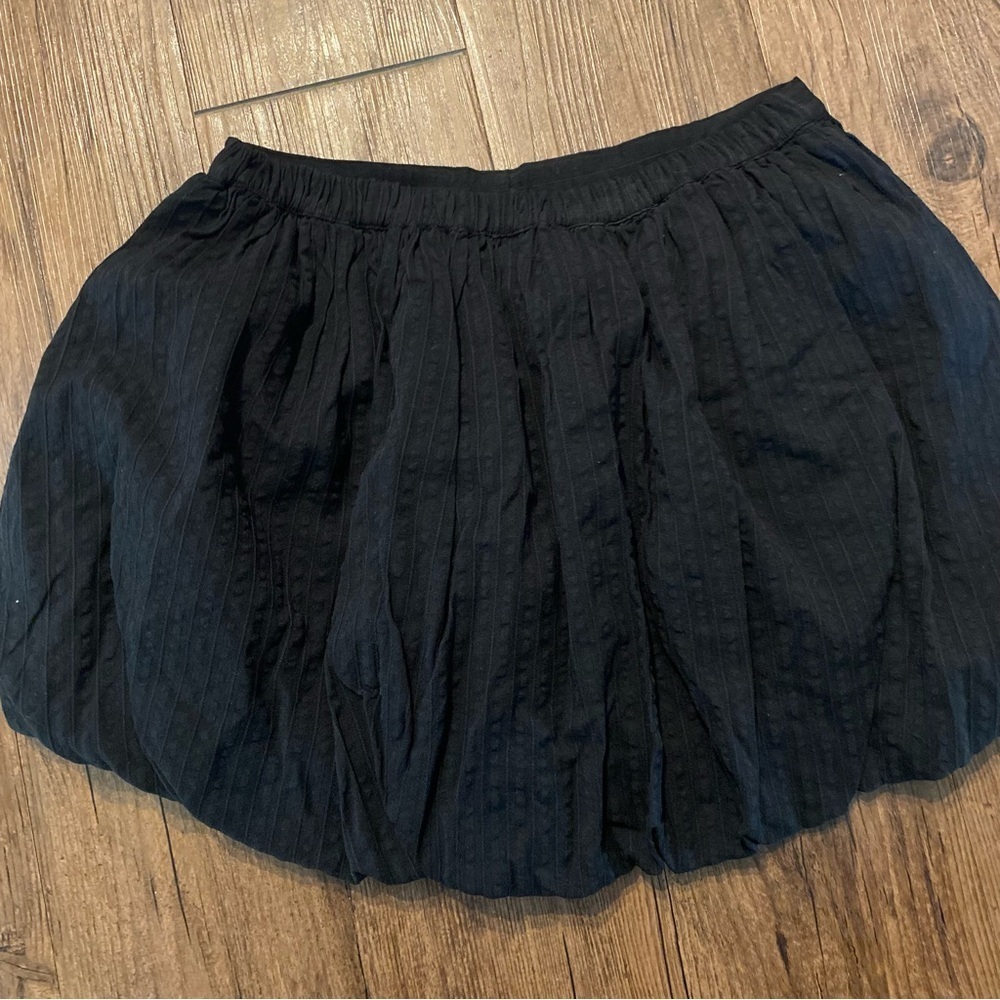 NWT AERIE Black Textured Bubble Skirt - Picture 5 of 6